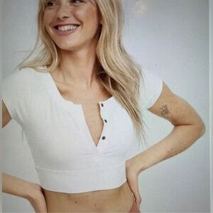 NWT- OFFLINE By Aerie Real Me Henley Crop Tee- medium
